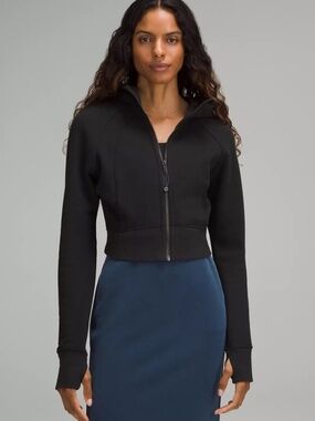 Lululemon Full Zip Scuba Crop Hoodie. Black. Size 4
